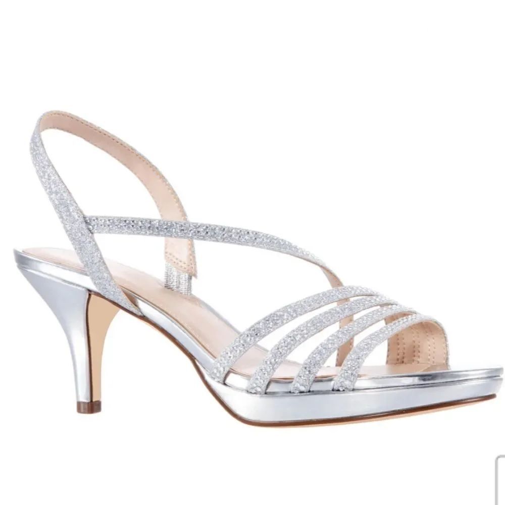 BRANDĀ NEWāSILVER SLIPPER JEWEL EMBELLISHMENTS DESIGN DETAILS OPEN TOEāSANDAL
